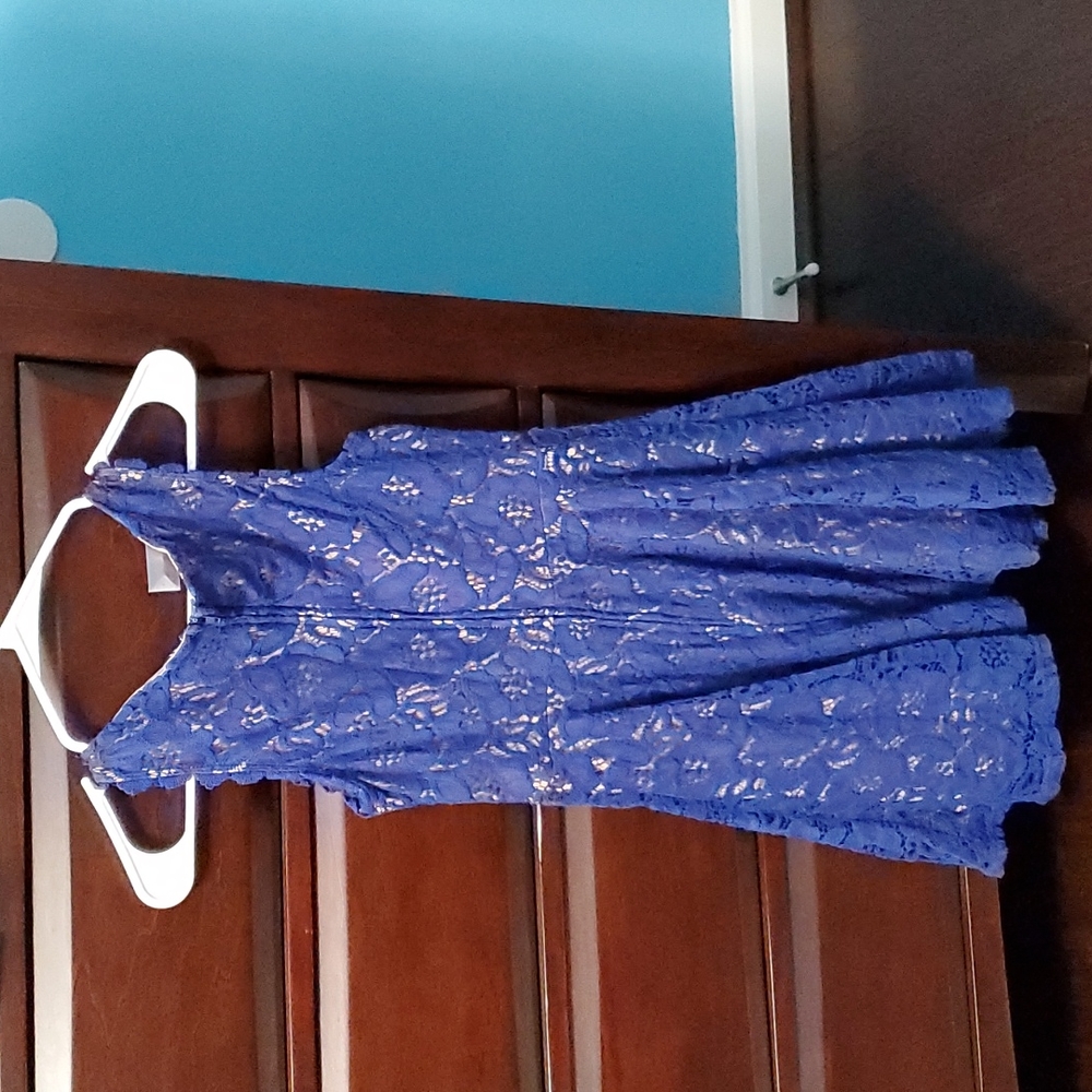 Dress - Picture 2 of 2